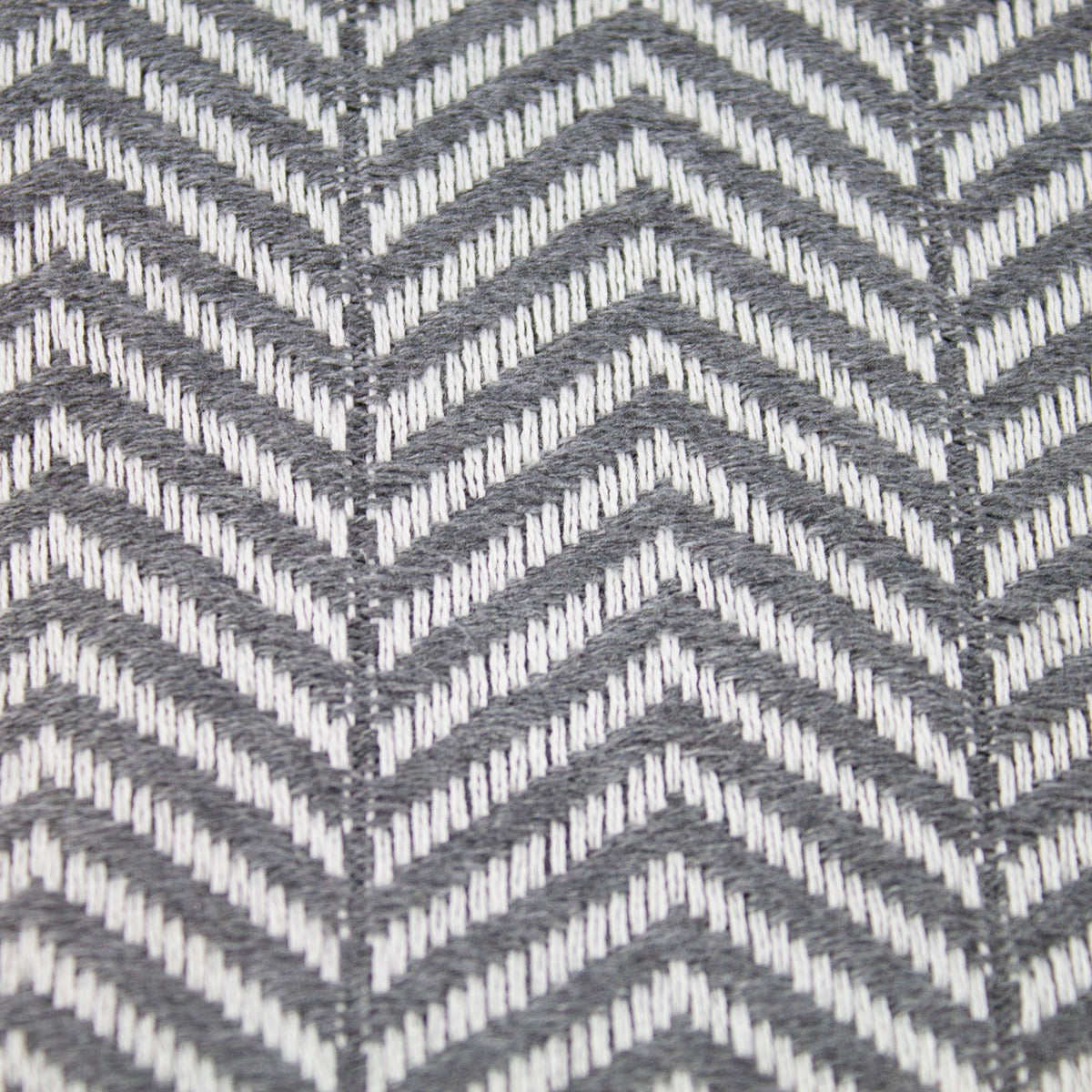 coperta matrimoniale grigia e bianca