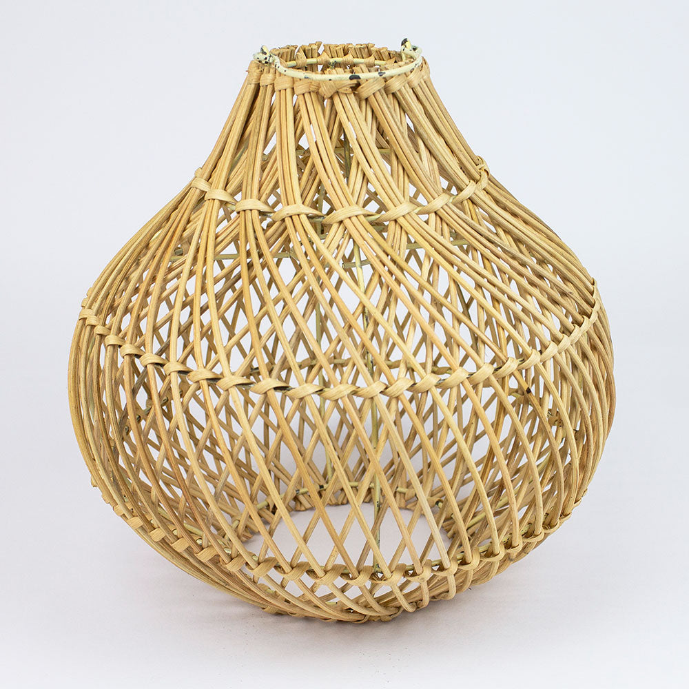 Lampada a sospensione in rattan intrecciato