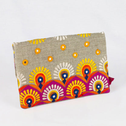 retro pochette colorata con inserti e ricami