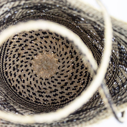 Interno borsa di paglia indonesiana