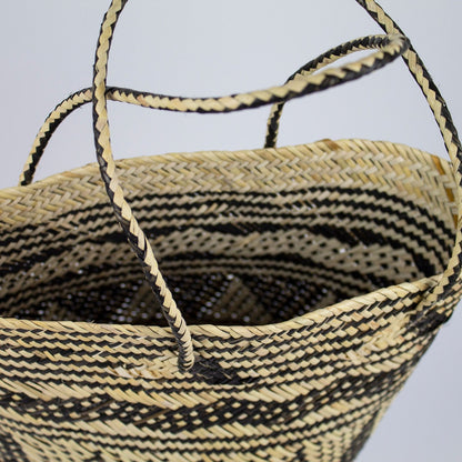 borsa fatta a mano di paglia