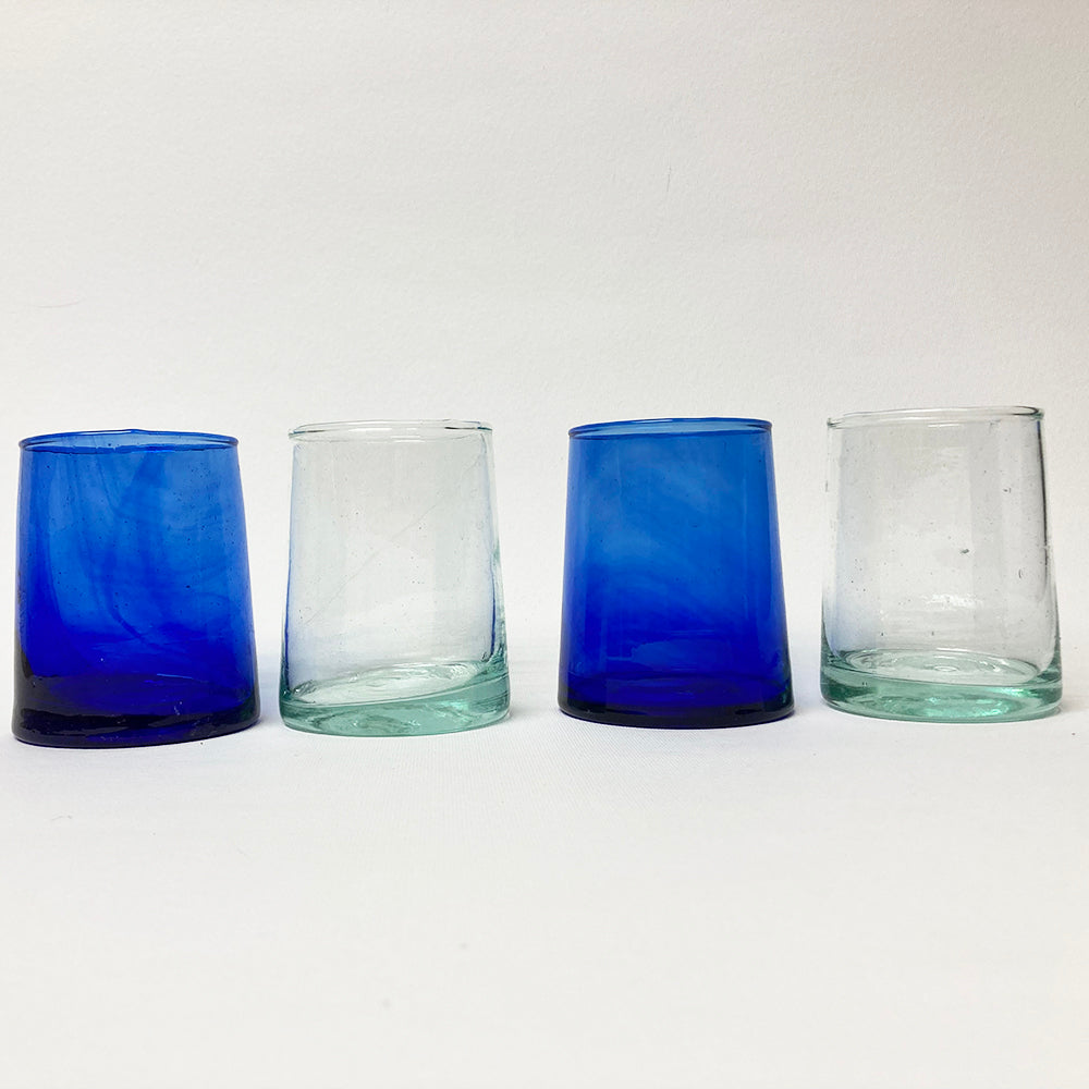 Set di 4 bicchieri di vetro soffiato blu/trasparente
