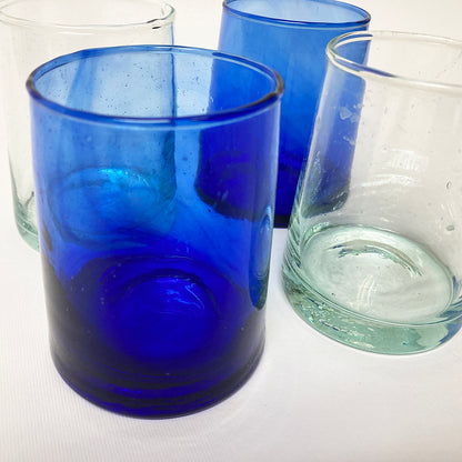 Set di 4 bicchieri di vetro soffiato blu/trasparente