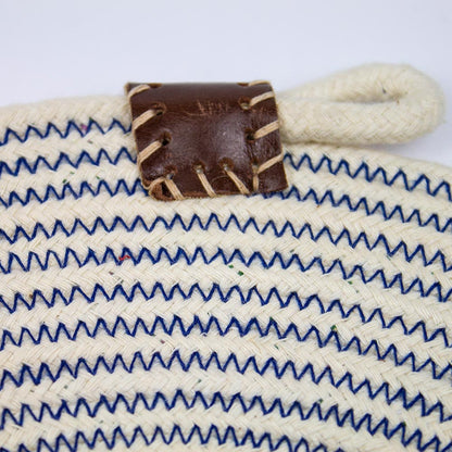 sotto pentola blu e bianco