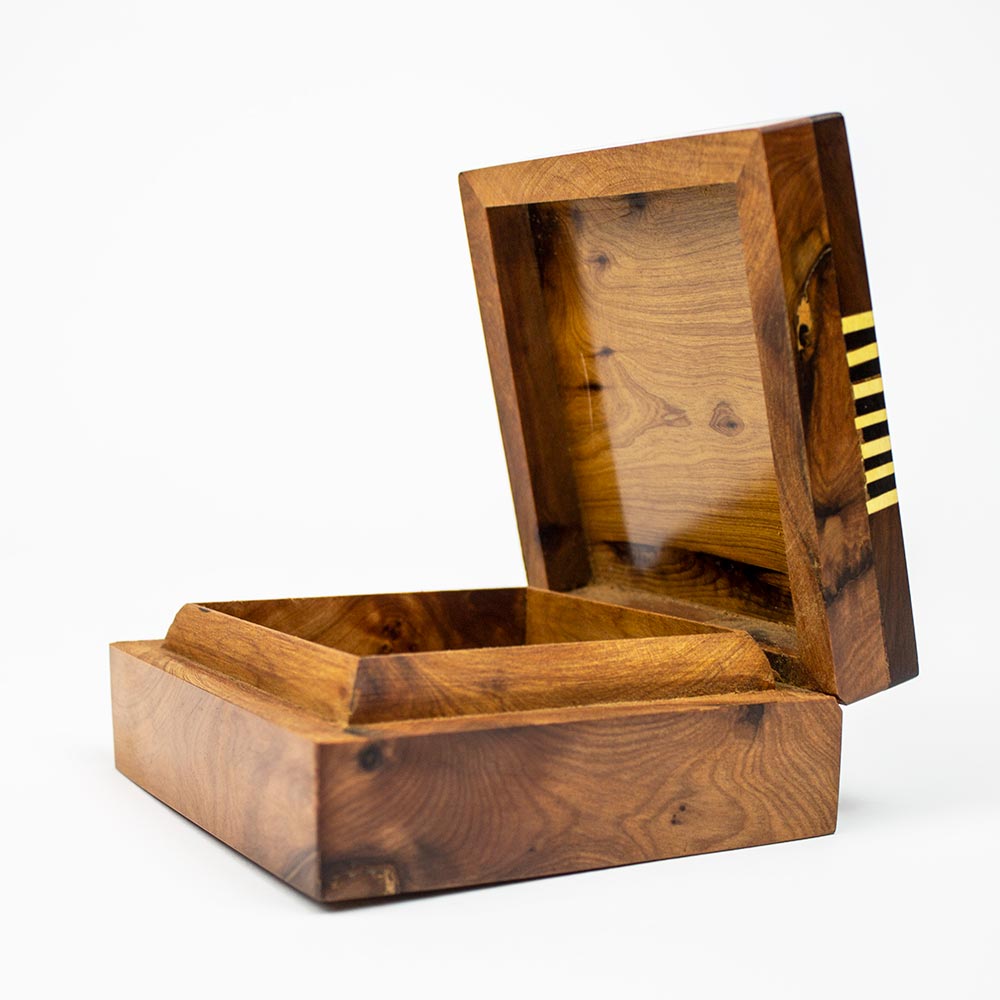Scatola portaoggetti quadrata in legno con intarsi in ottone