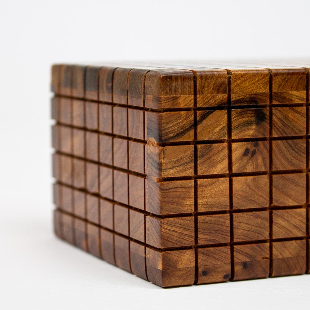 scatola intarsiata in legno
