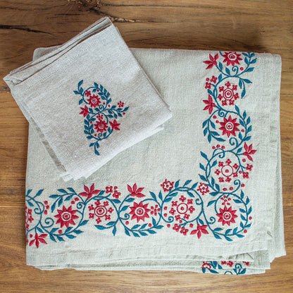 tovaglia da tavola ricamata a mano